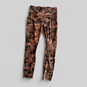 Lululemon Size 6 Camo Print Leggings